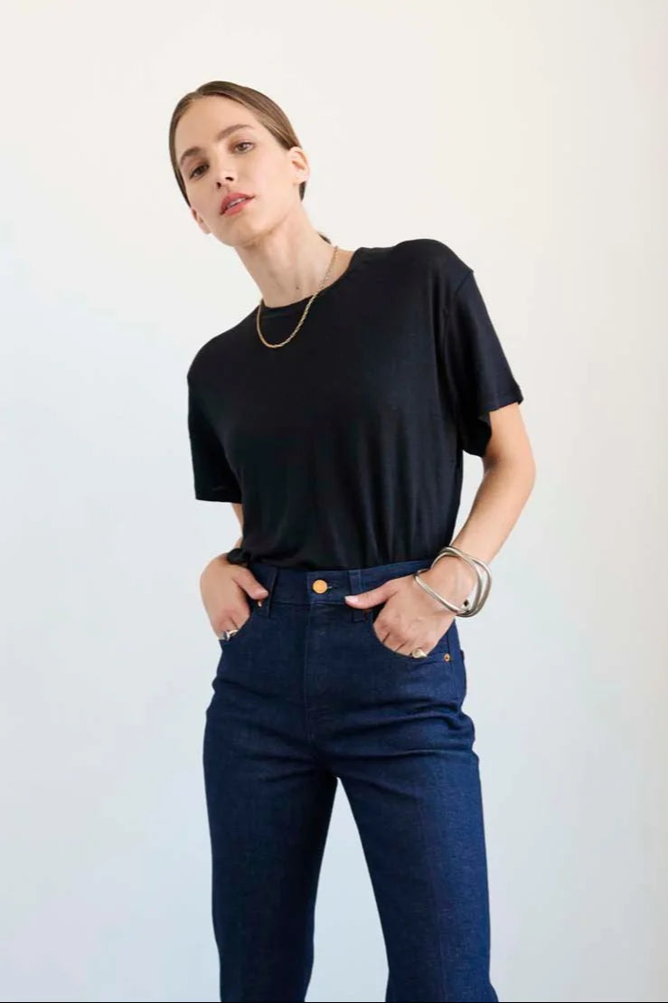 The Chameleon Tee Linen in Black