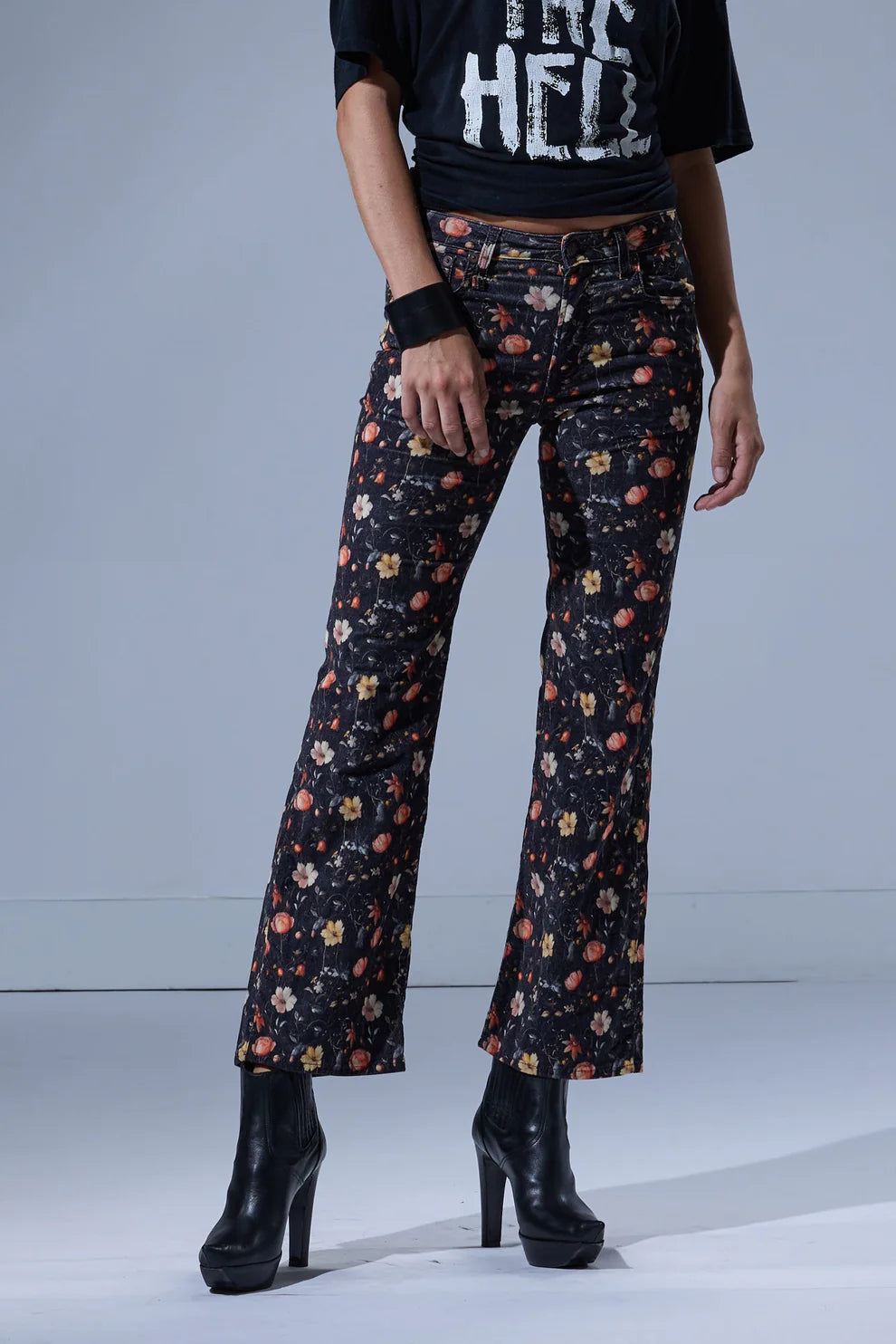 JOAN KICK FLARE JEAN